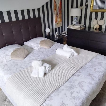 サン・クロン Chez Helene Bed & Breakfast エクステリア 写真