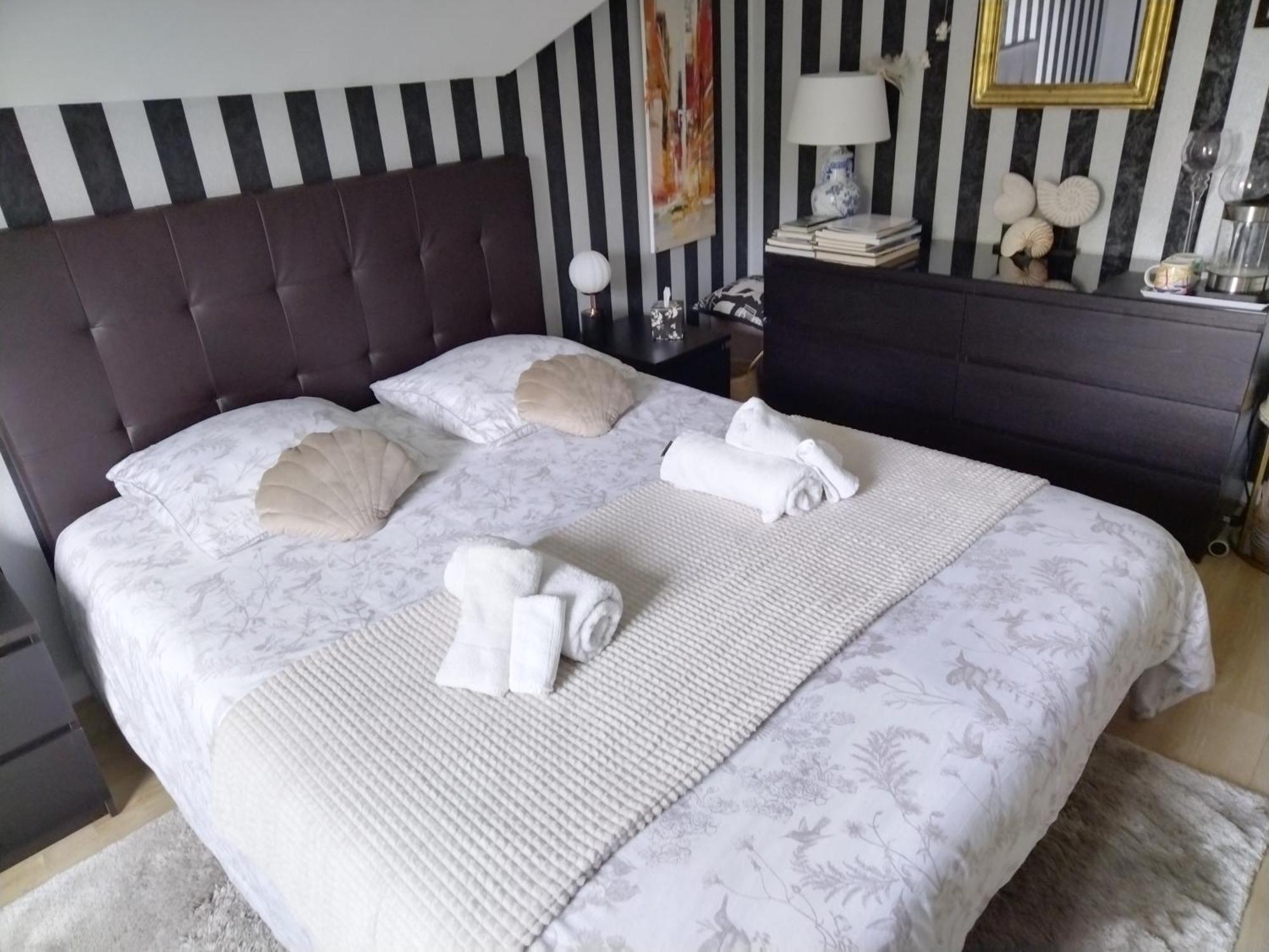 サン・クロン Chez Helene Bed & Breakfast エクステリア 写真