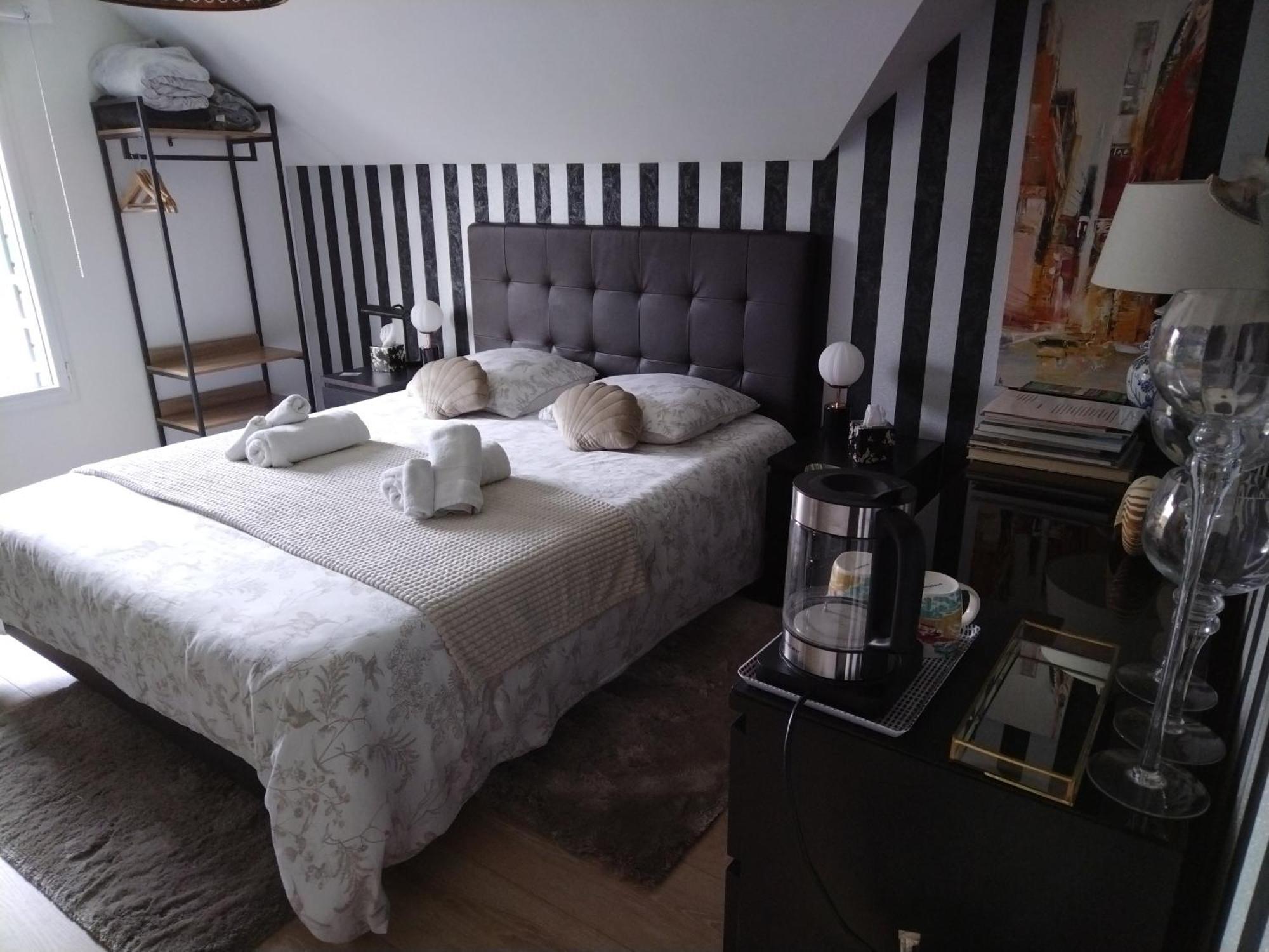 サン・クロン Chez Helene Bed & Breakfast エクステリア 写真